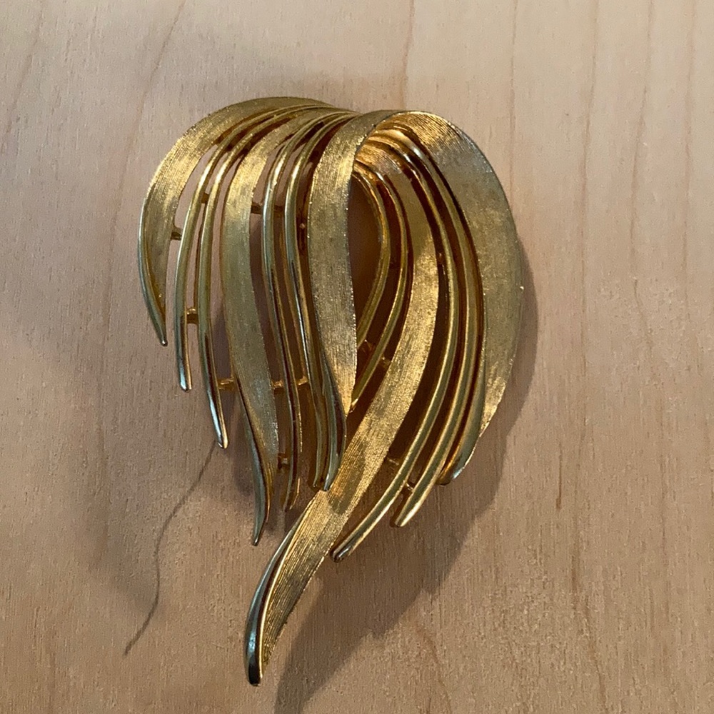 J.J. Stamped gold tone vintage brooch